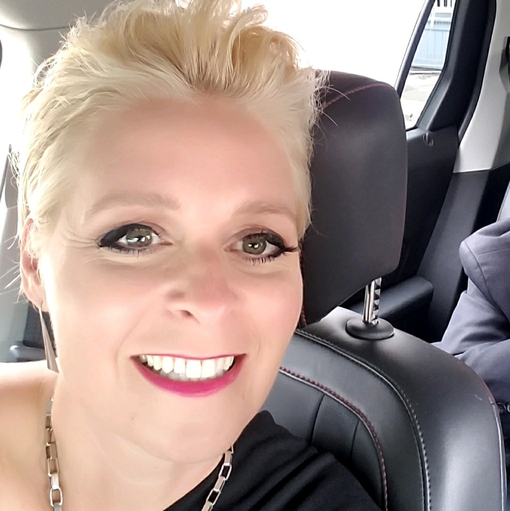 Meet your Posher, Tina